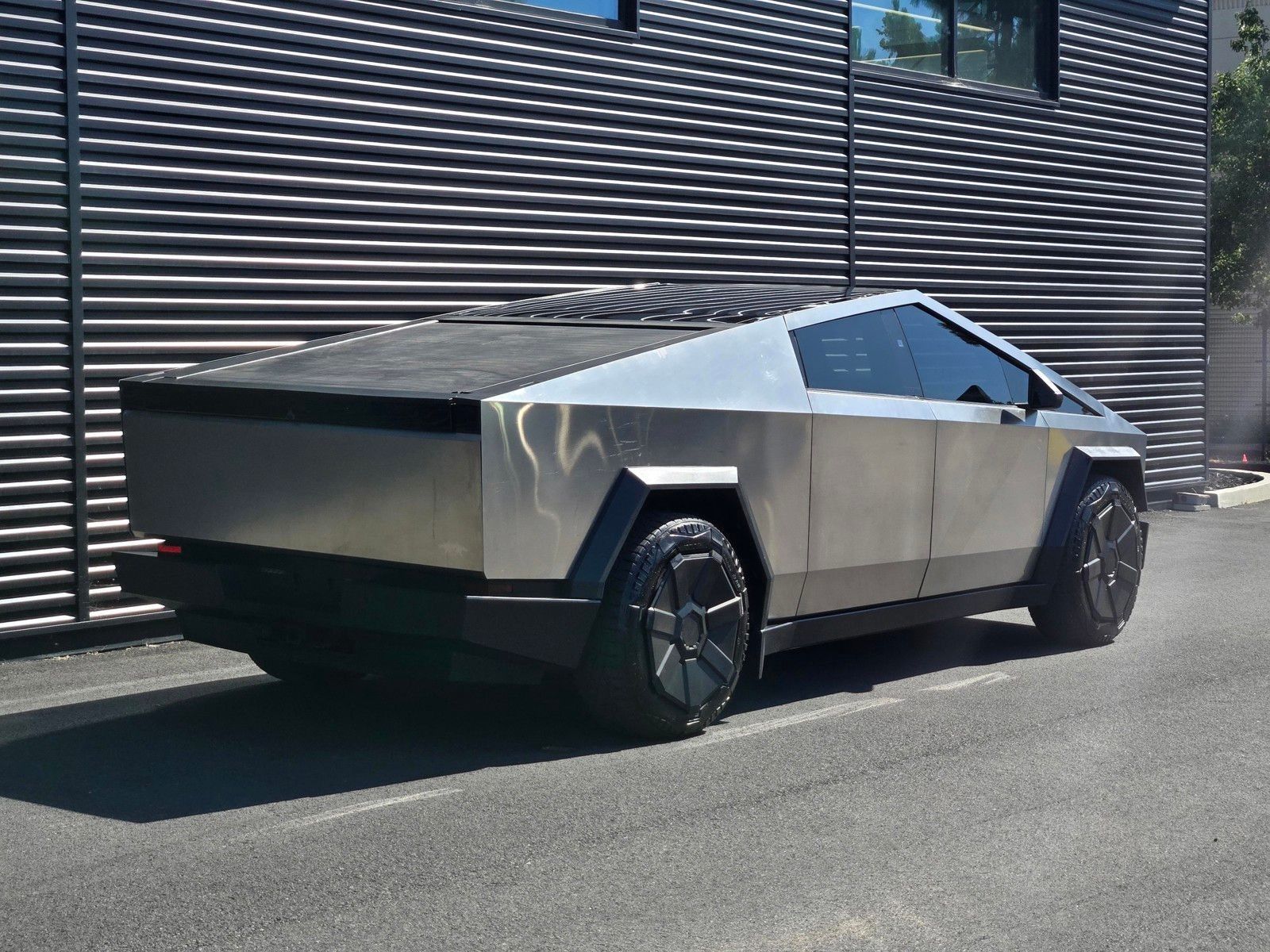 2024 Tesla Cybertruck Cyberbeast — full photo 6 of 45