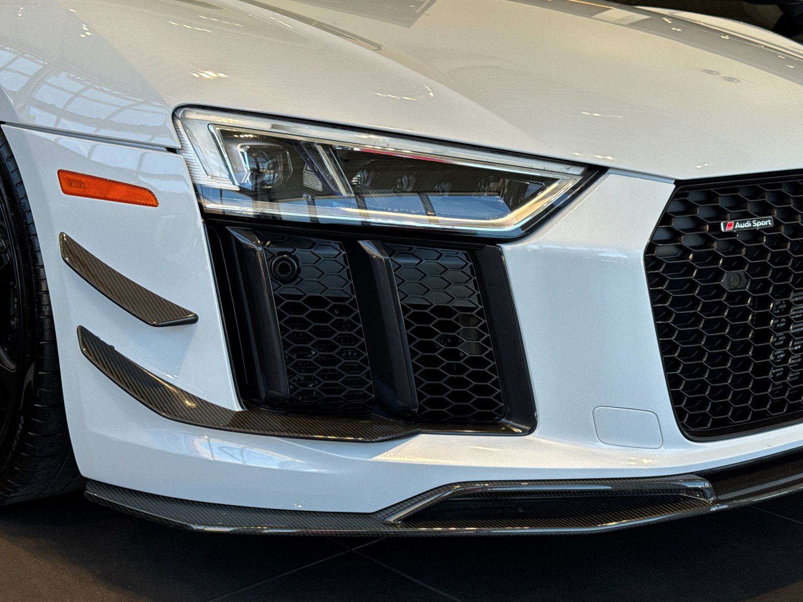 2018 Audi R8 5.2 Plus — foto completa 27 de 28