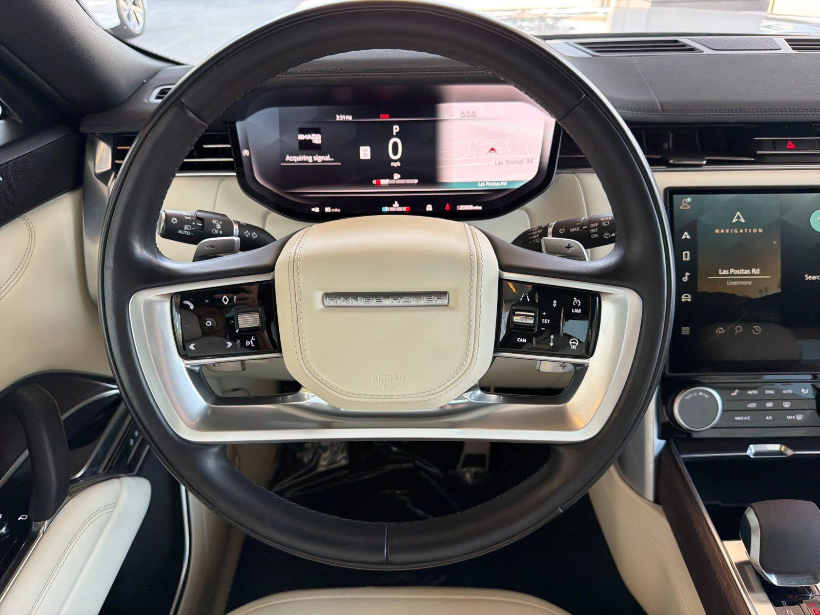 2023 Land Rover Range Rover SE — full photo 13 of 28