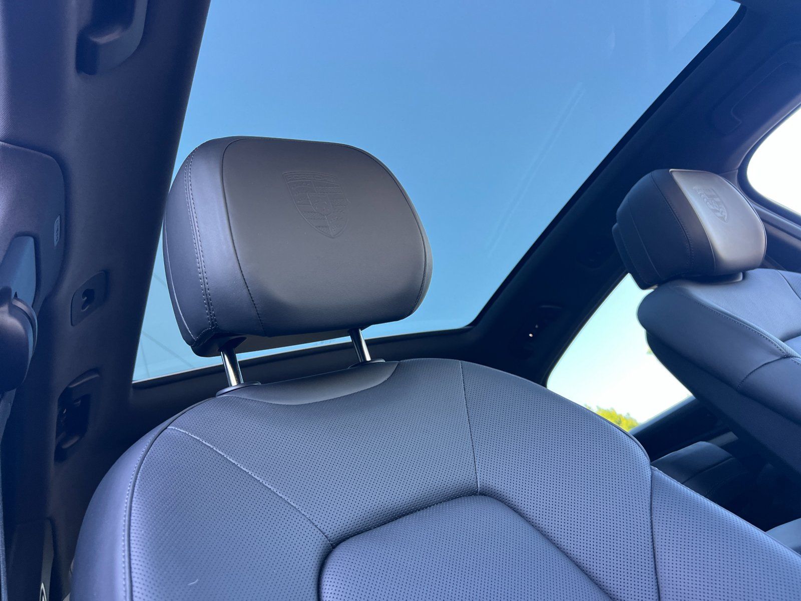 2026 Porsche Cayenne Coupe Base — full photo 17 of 30