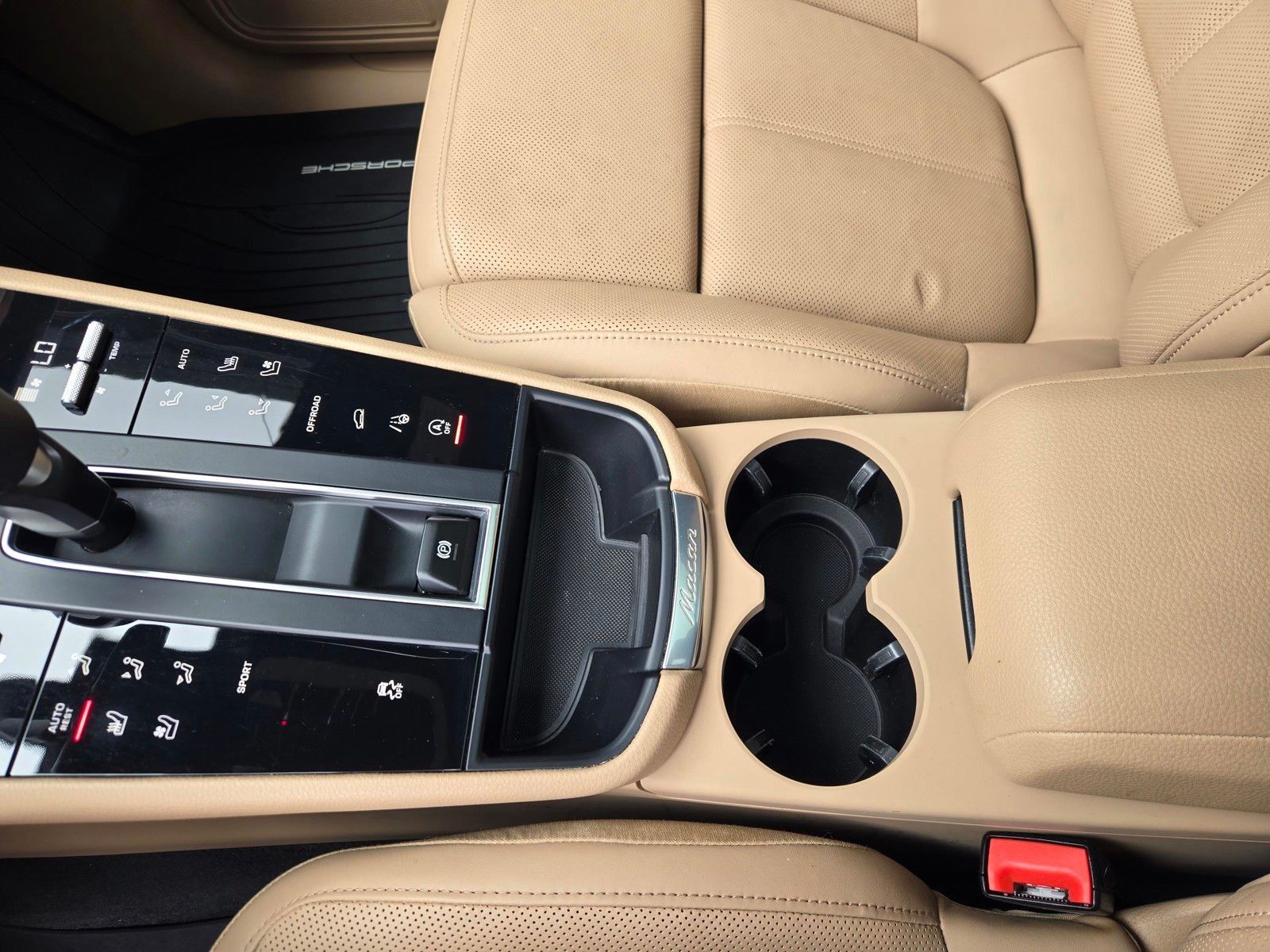 2024 Porsche Macan Base — full photo 23 of 27