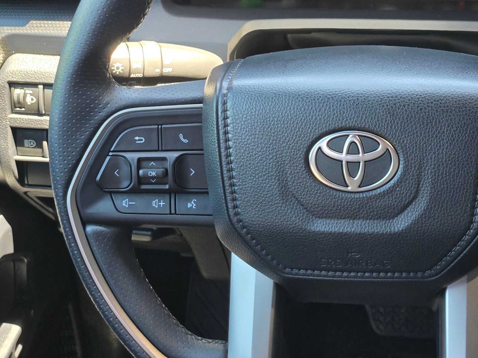 2026 Toyota 4Runner i-FORCE MAX Hybrid Limited — full photo 14 of 45