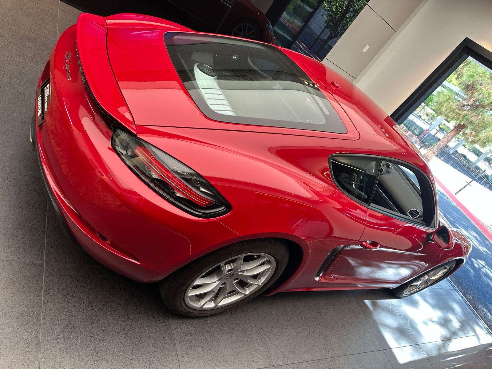 2025 Porsche 718 Cayman — full photo 6 of 10