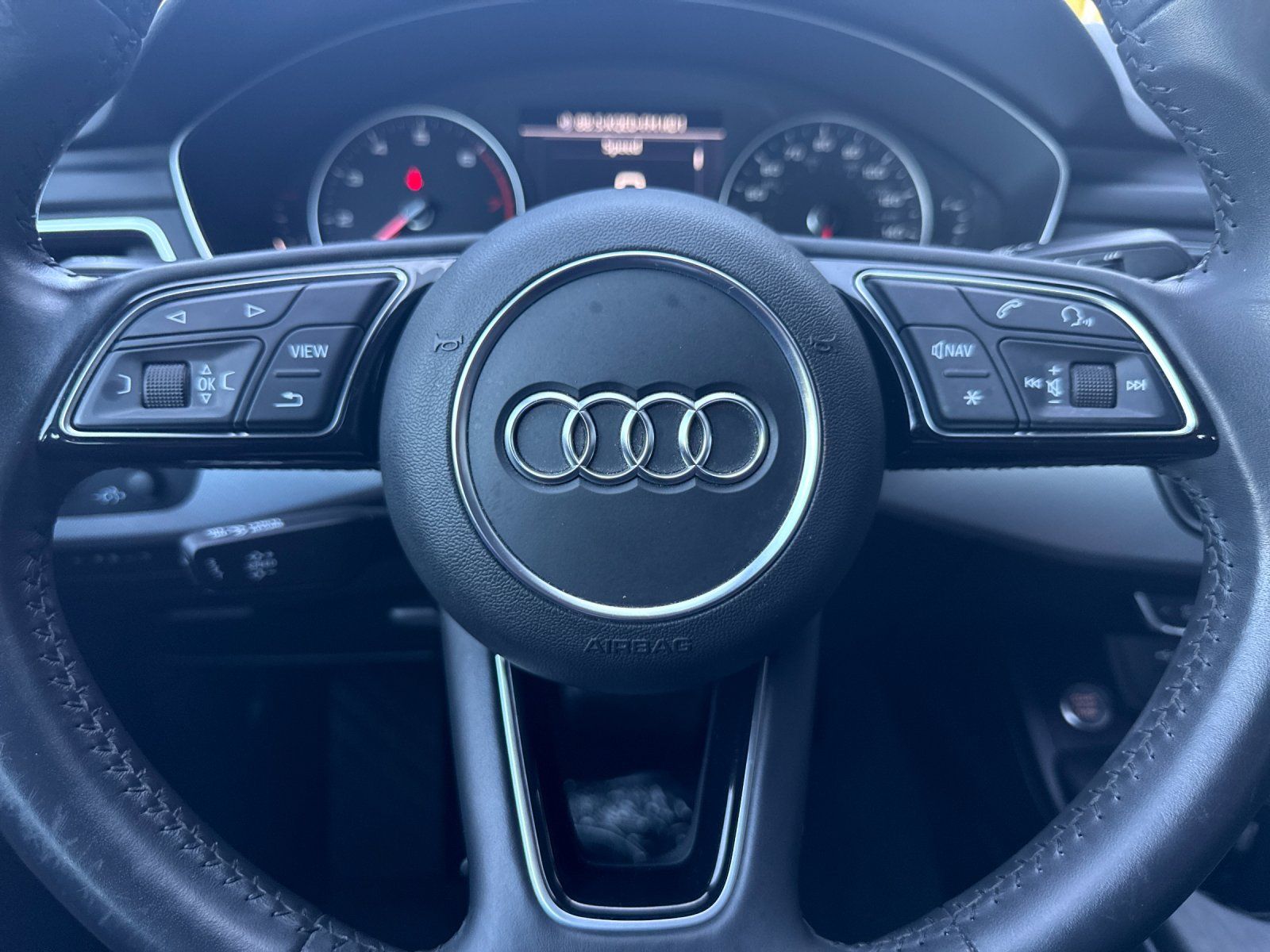 2018 Audi A4 2.0T Premium — foto completa 21 de 26