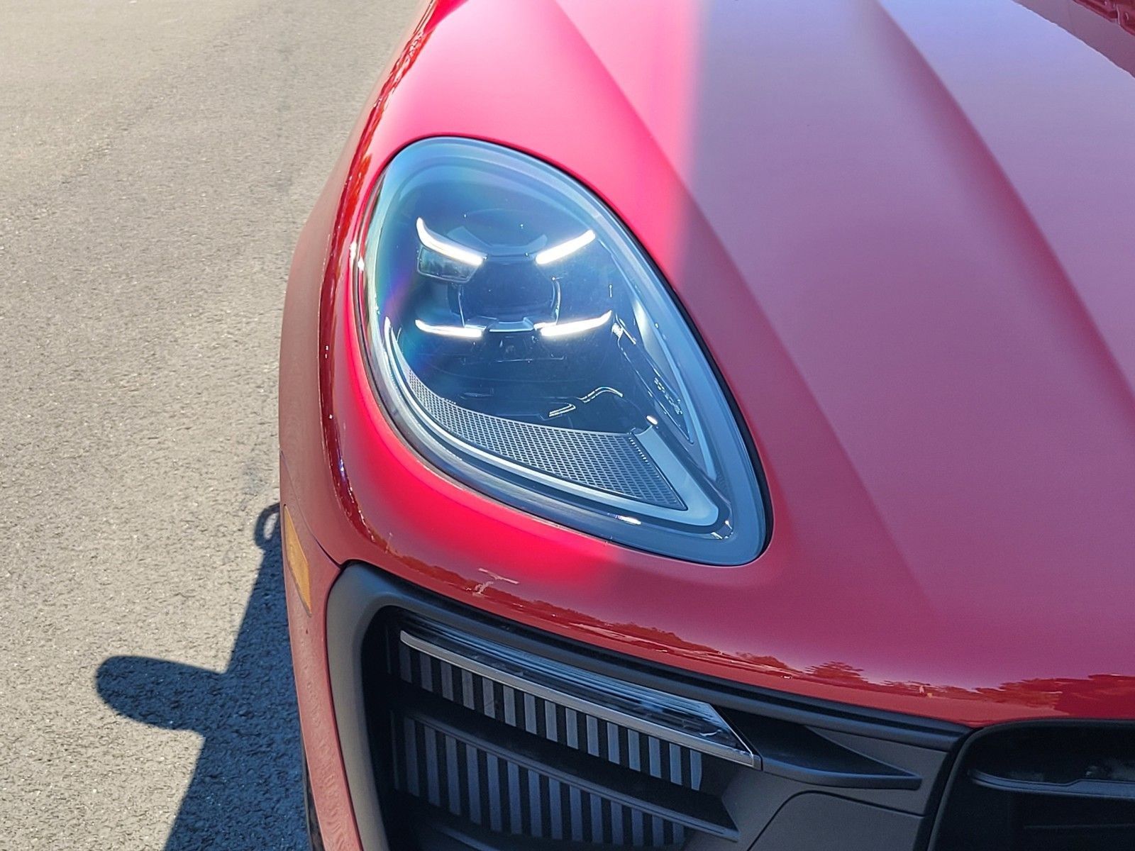 2026 Porsche Macan GTS — full photo 12 of 28