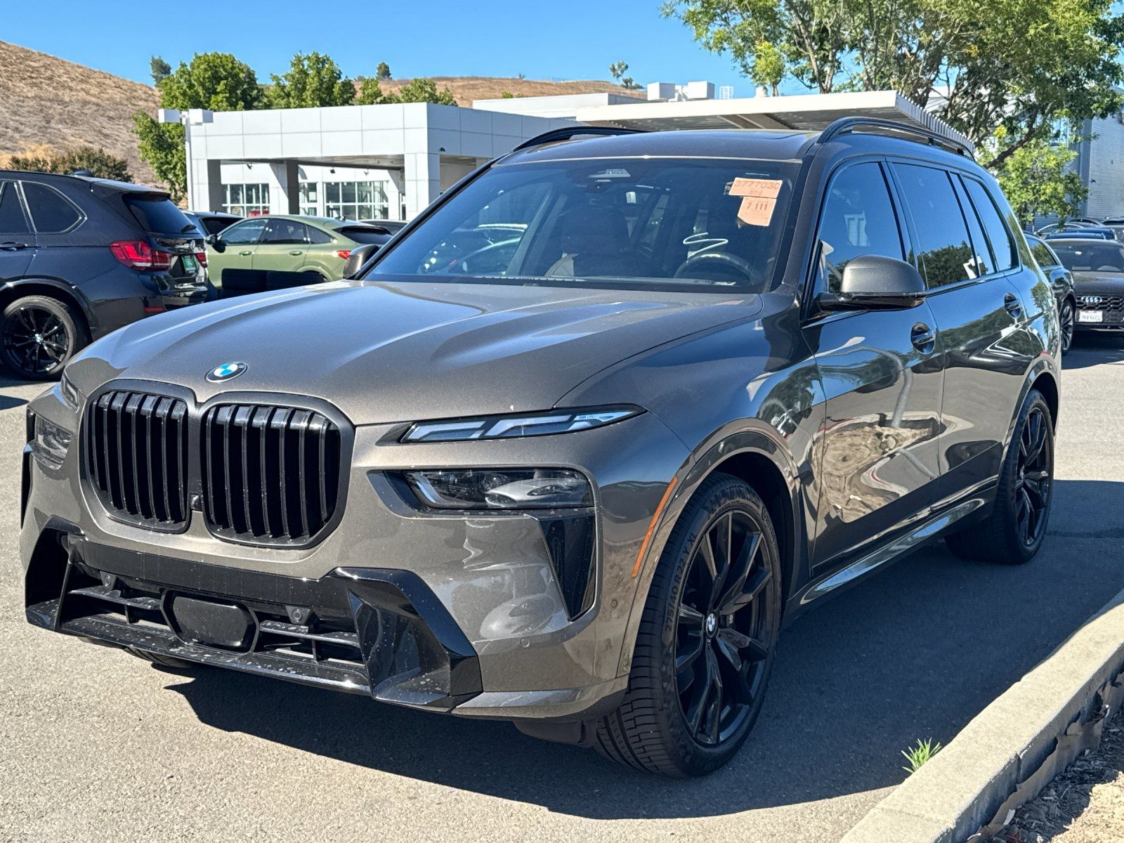 2023 BMW X7 xDrive40i — foto completa 2 de 3