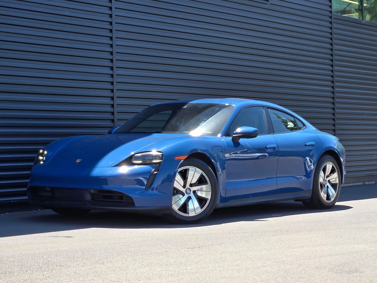 2023 Porsche Taycan Base — foto completa 1 de 27