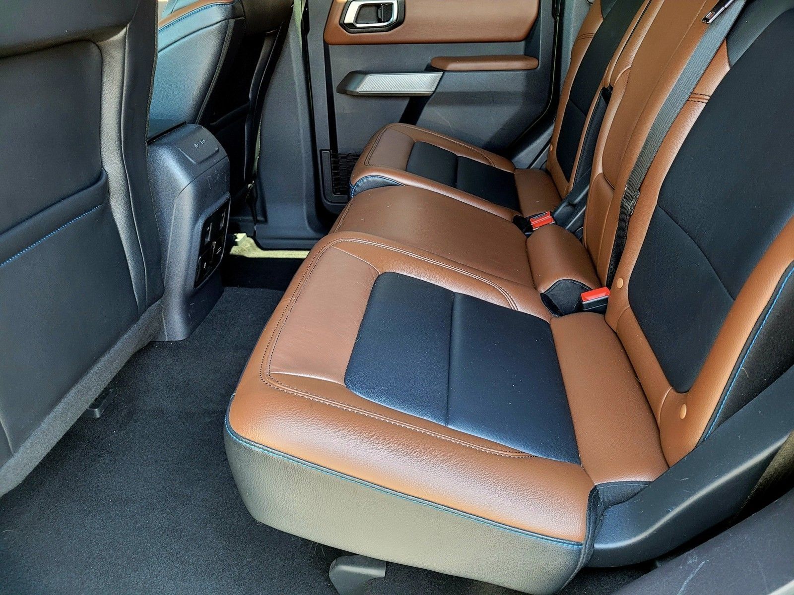 2022 Ford Bronco Outer Banks — foto completa 17 de 45