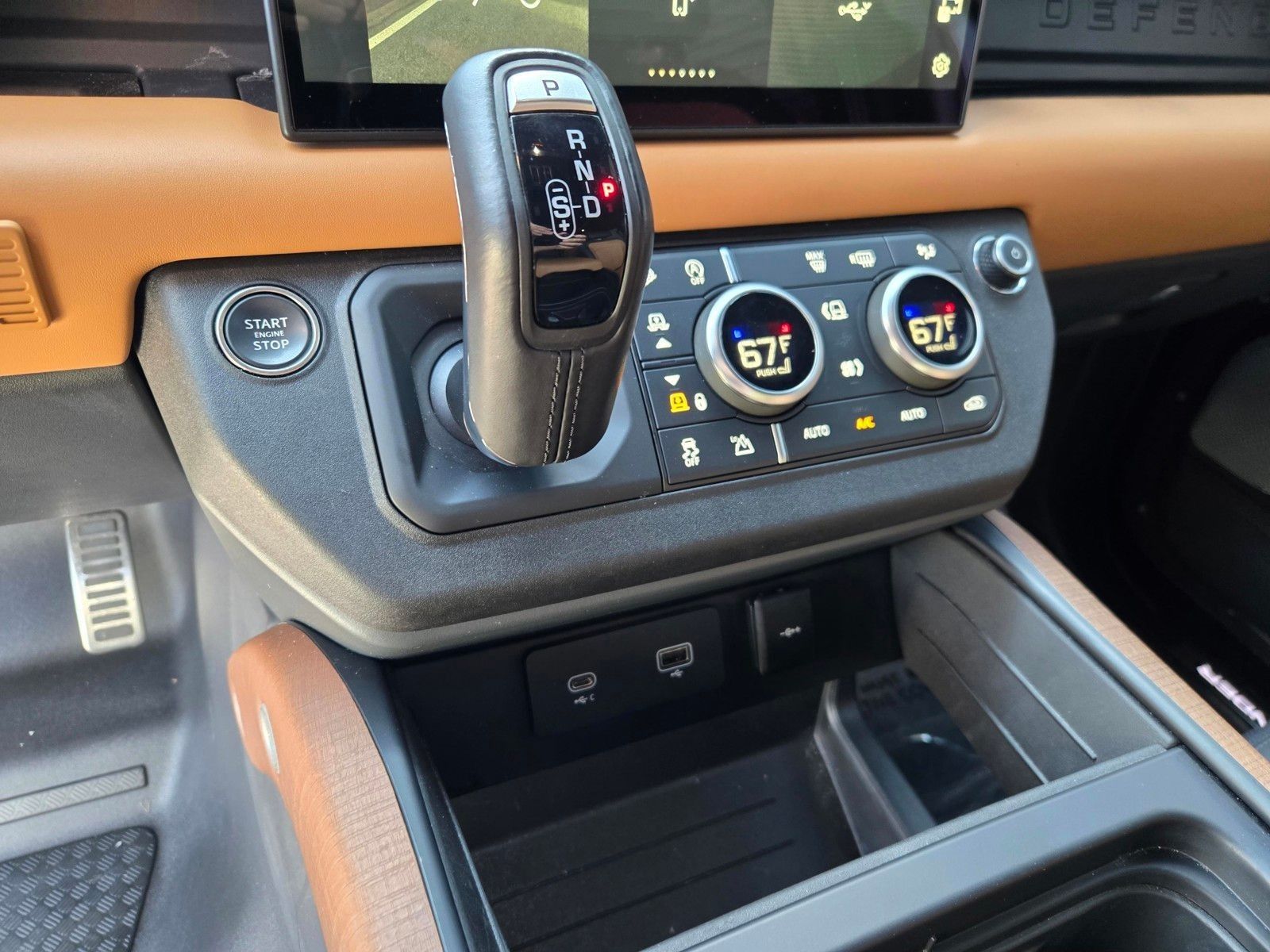 2023 Land Rover Defender 130 X — full photo 22 of 45