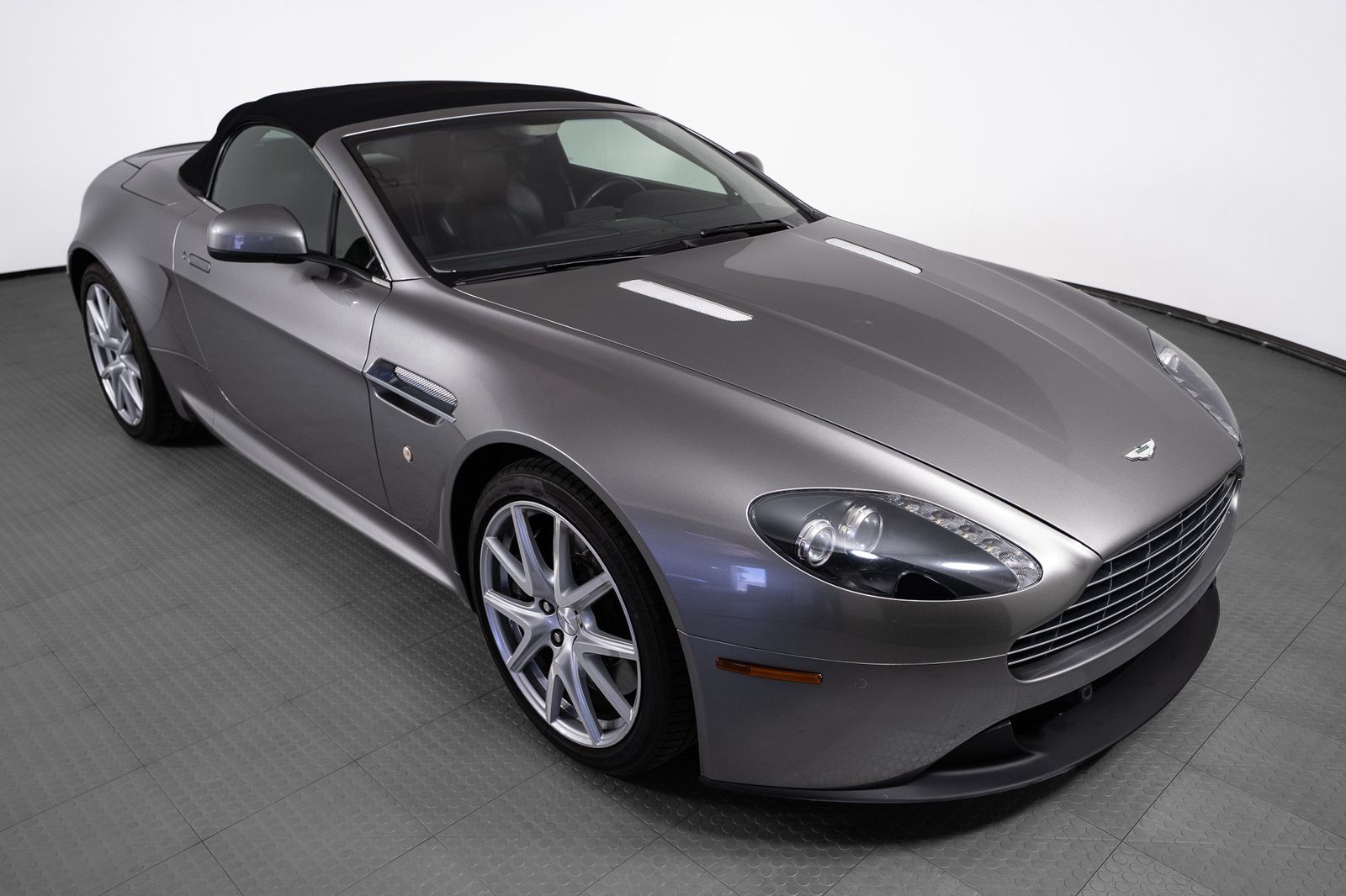 2012 Aston Martin V8 Vantage — foto completa 49 de 49
