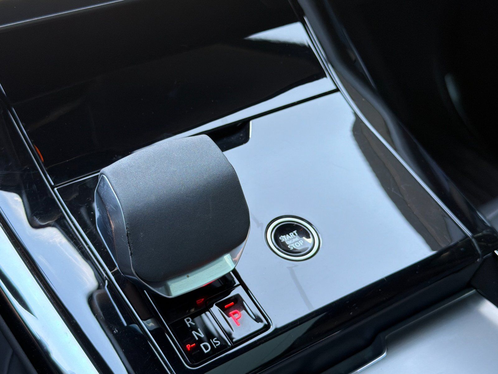 2024 Land Rover Range Rover Sport SE — full photo 20 of 29