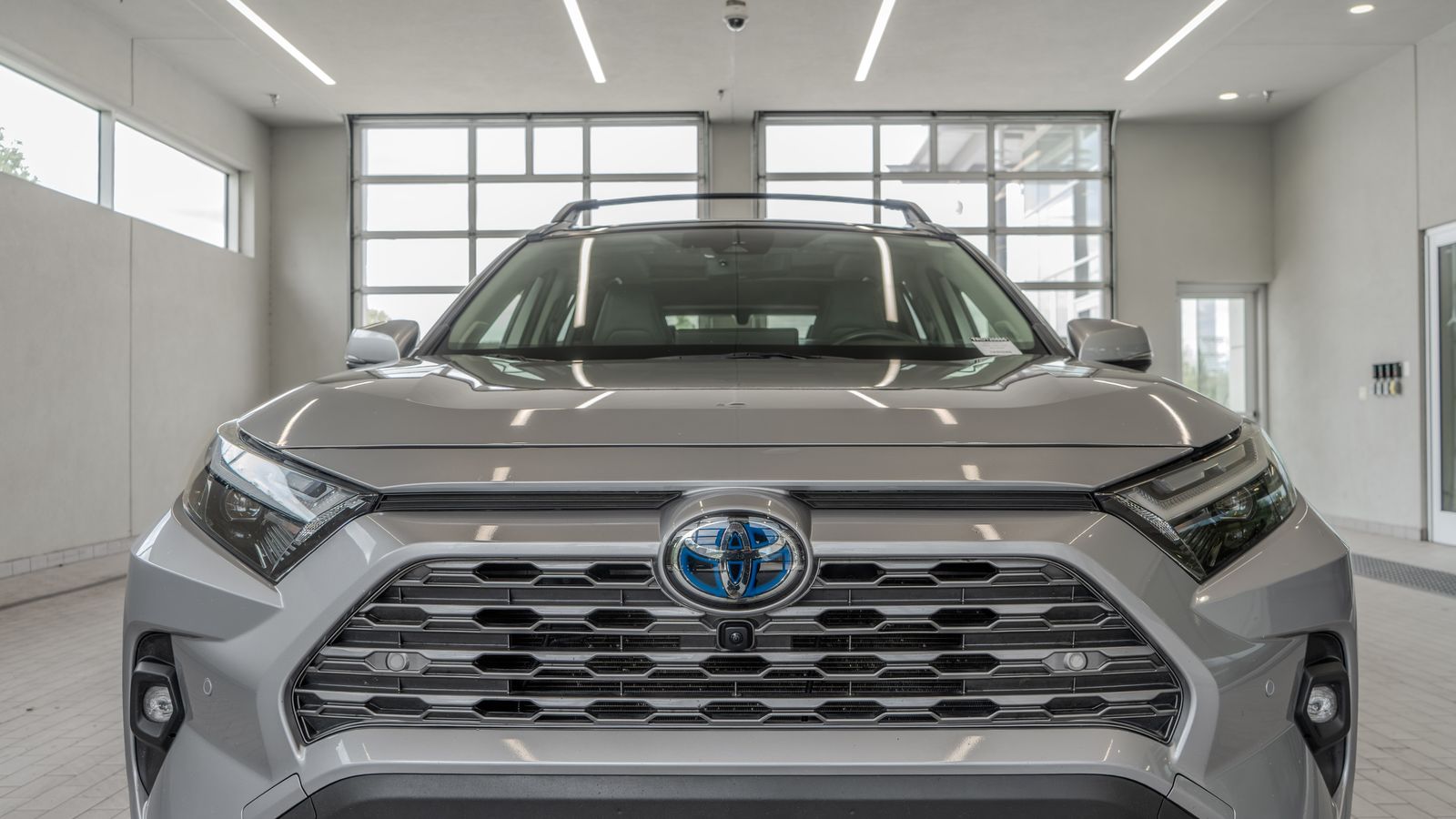 2024 Toyota RAV4 Hybrid Limited — full photo 23 of 35