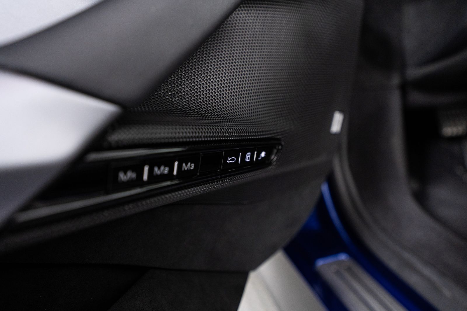 2025 Ferrari SF90 Spider — full photo 21 of 67