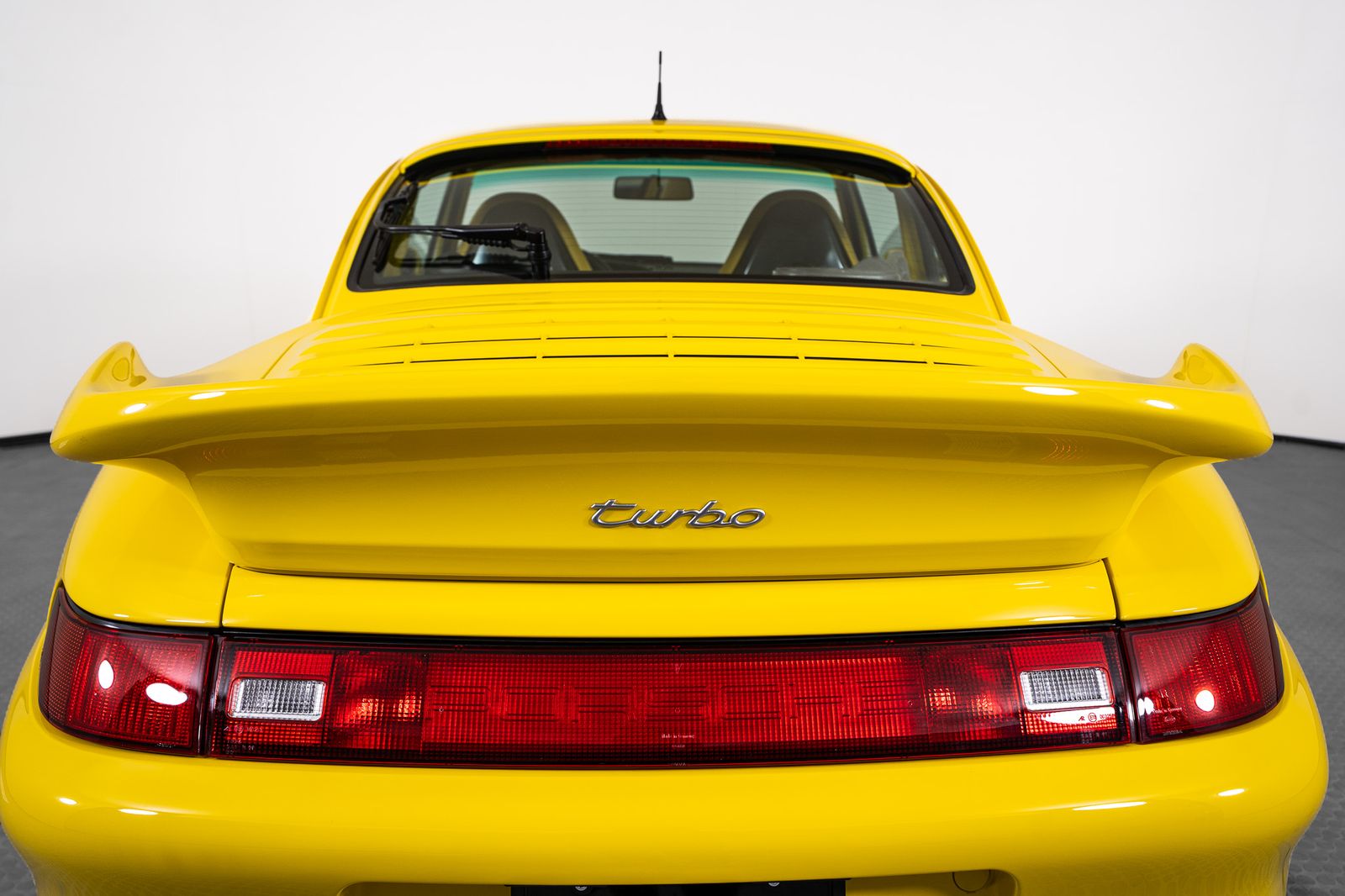 1996 Porsche 911 — full photo 16 of 45