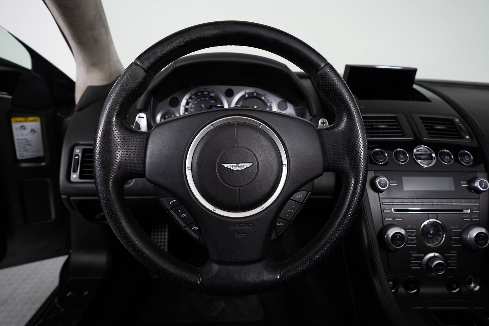 2012 Aston Martin V8 Vantage — foto completa 21 de 49