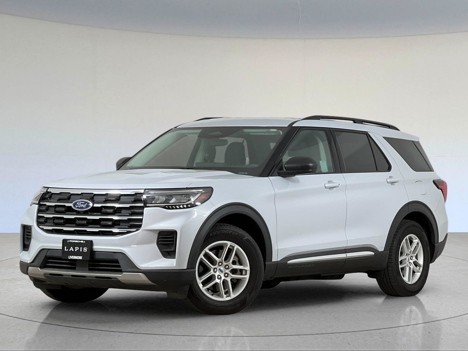 2025 Ford Explorer Active — photo 1 of 29