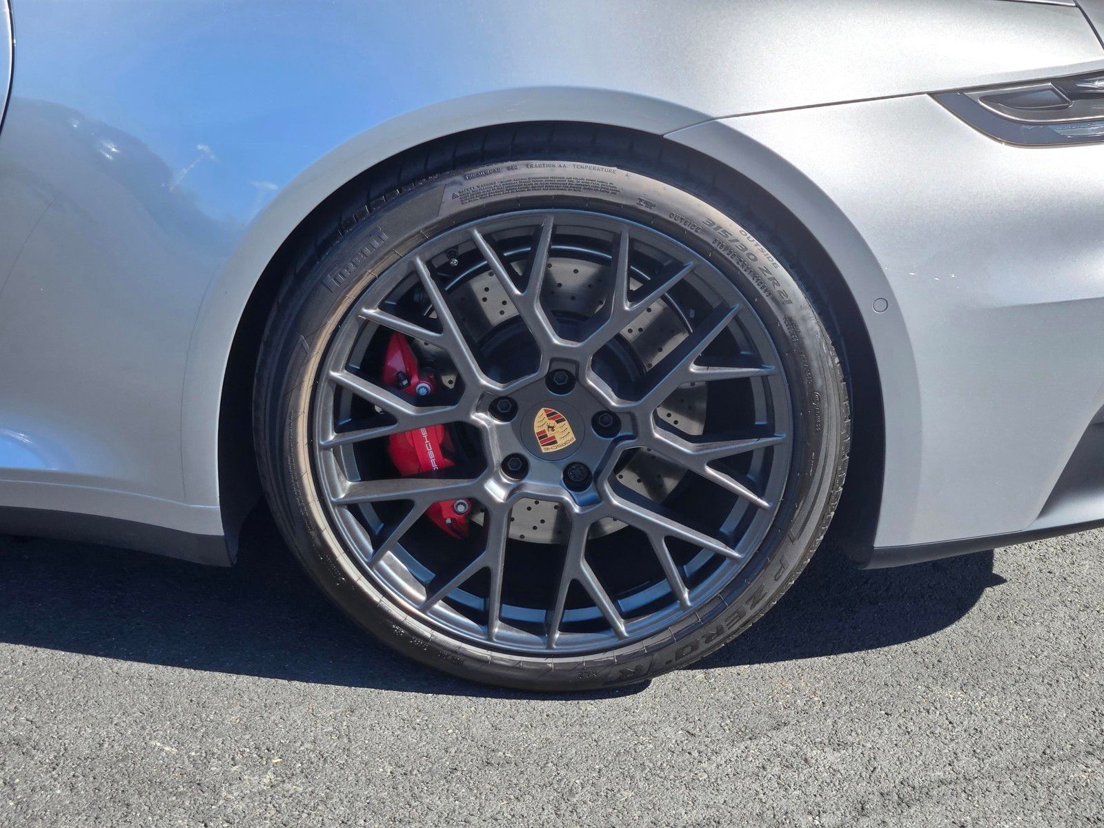 2025 Porsche 911 Carrera 4 GTS — foto completa 11 de 27