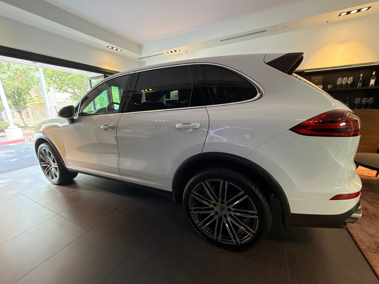 2016 Porsche Cayenne S — full photo 7 of 10