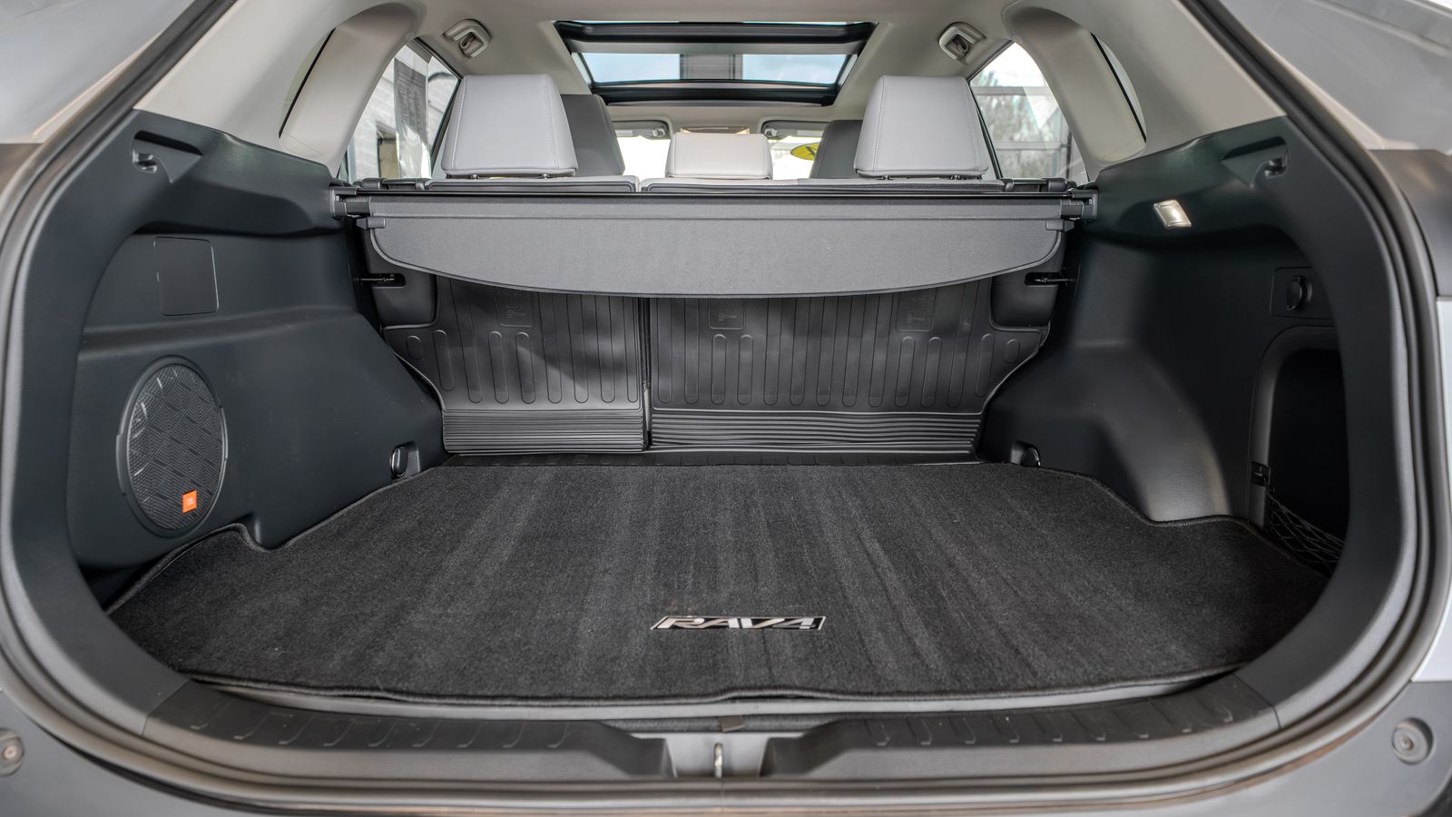2024 Toyota RAV4 Hybrid Limited — full photo 34 of 35