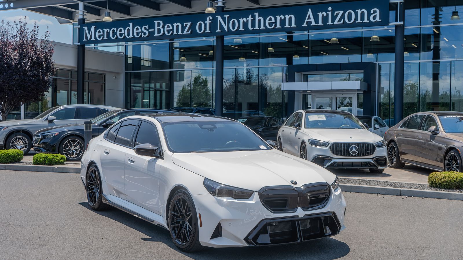 2026 BMW M5 Base — full photo 1 of 32
