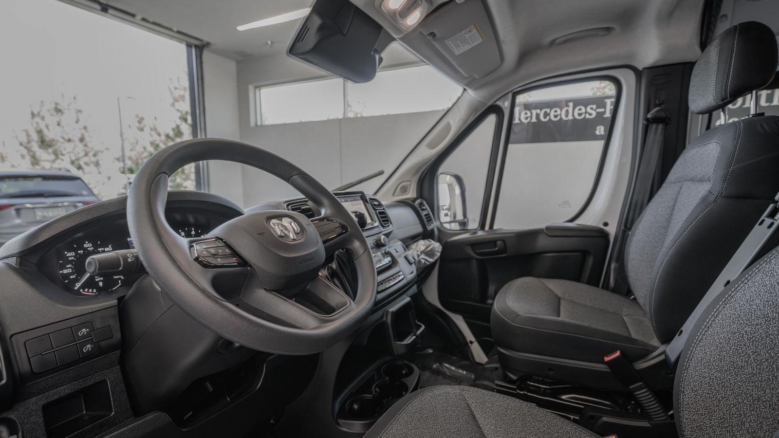 2024 Ram ProMaster 3500 High Roof — full photo 6 of 36