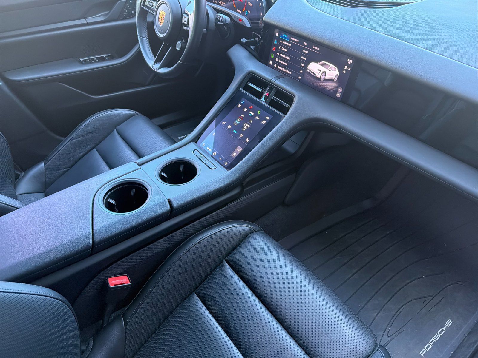 2022 Porsche Taycan Cross Turismo 4S — full photo 16 of 29