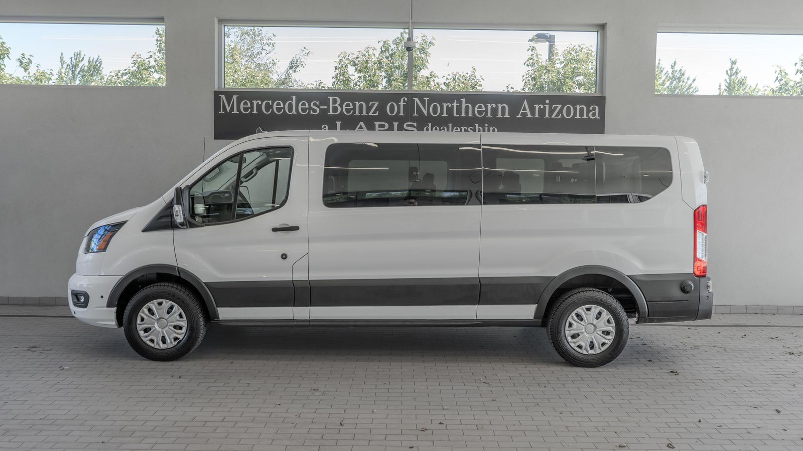 2024 Ford Transit-350 XLT — foto completa 2 de 34