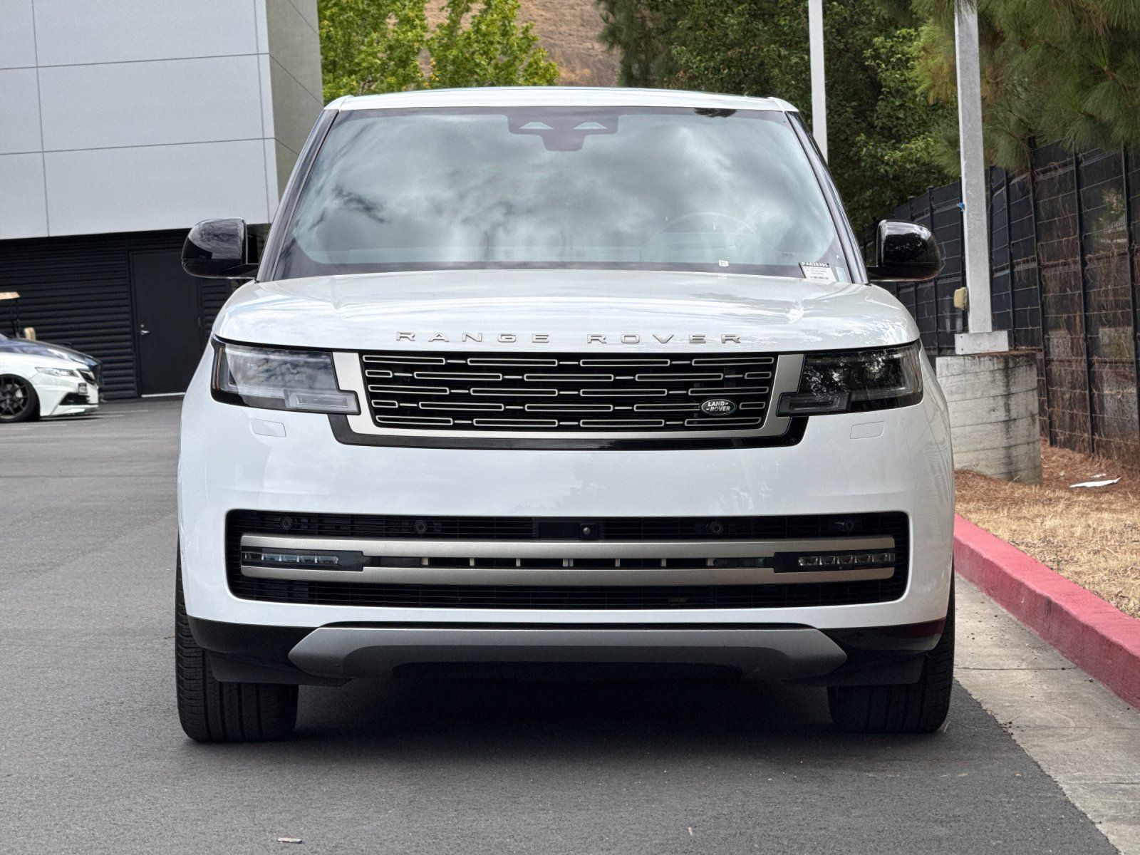 2023 Land Rover Range Rover SE — full photo 8 of 29