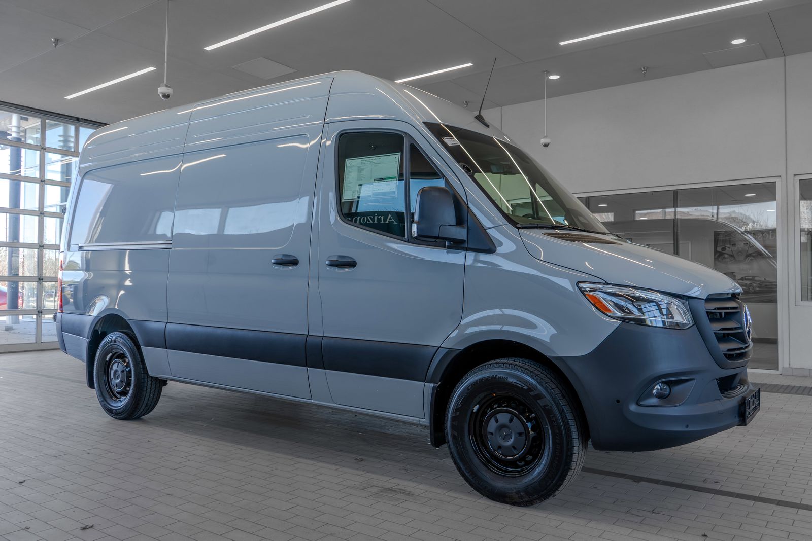 2025 Mercedes-Benz Sprinter 2500 Cargo 144 WB — full photo 12 of 34