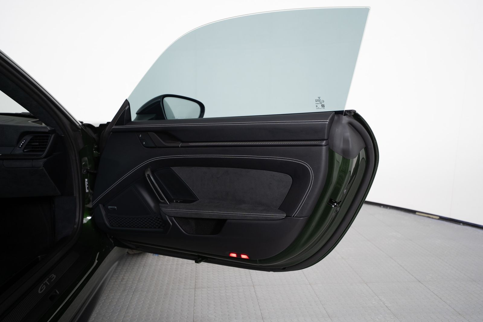 2026 Porsche 911 GT3 — full photo 22 of 42