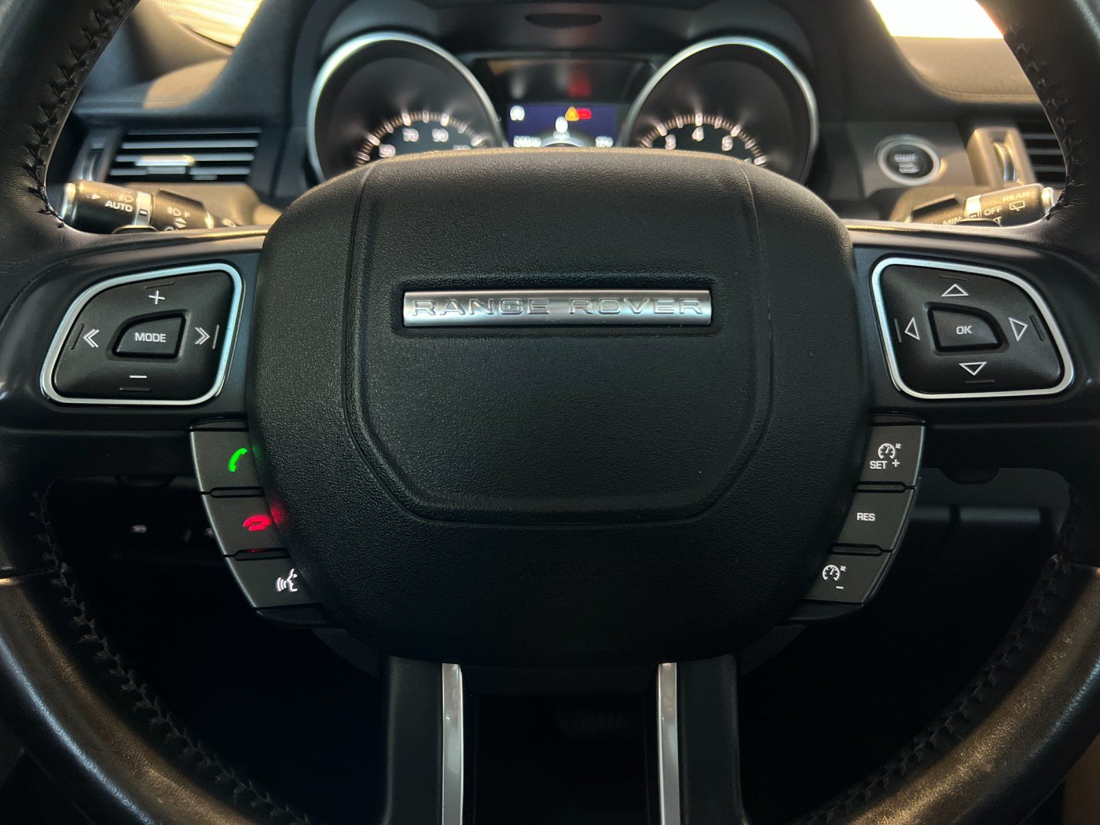 2018 Land Rover Range Rover Evoque Landmark Edition — full photo 23 of 28