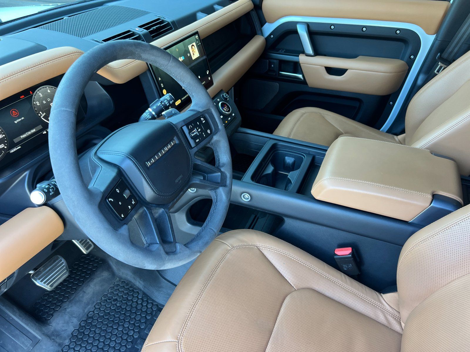2023 Land Rover Defender 110 — foto completa 10 de 28