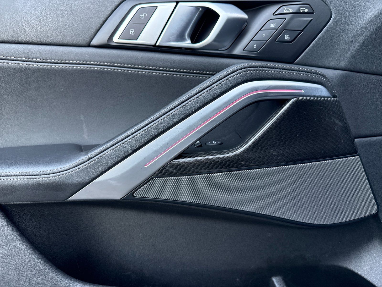 2024 BMW X6 xDrive40i — full photo 10 of 28