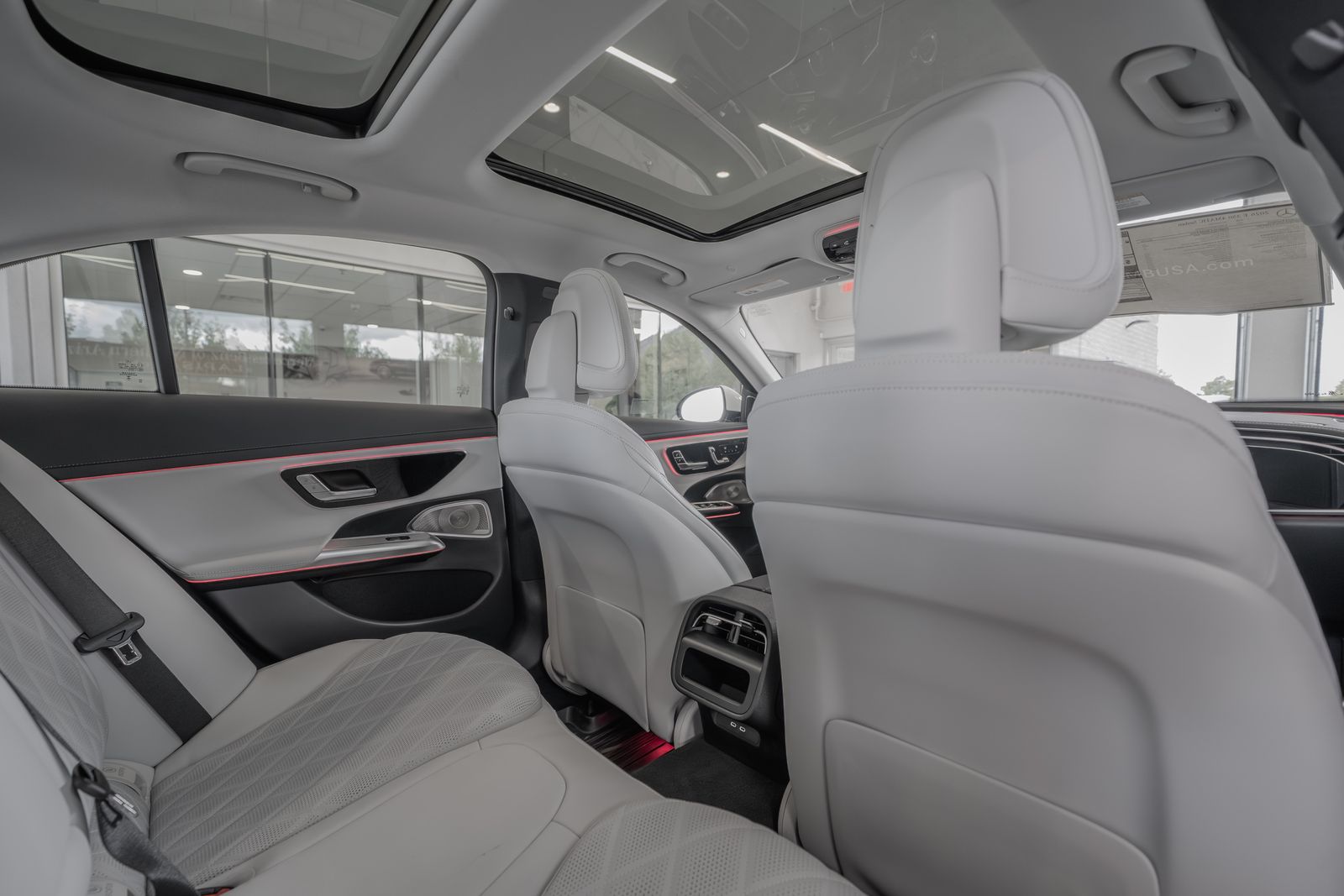 2026 Mercedes-Benz E-Class E 350 — foto completa 28 de 36