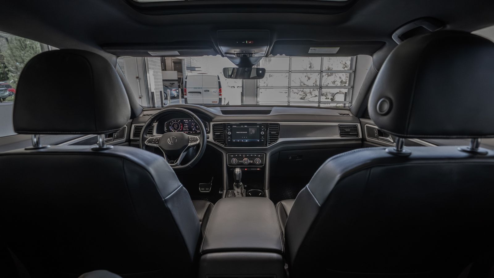 2022 Volkswagen Atlas Cross Sport 3.6L V6 SEL R-Line — foto completa 27 de 34
