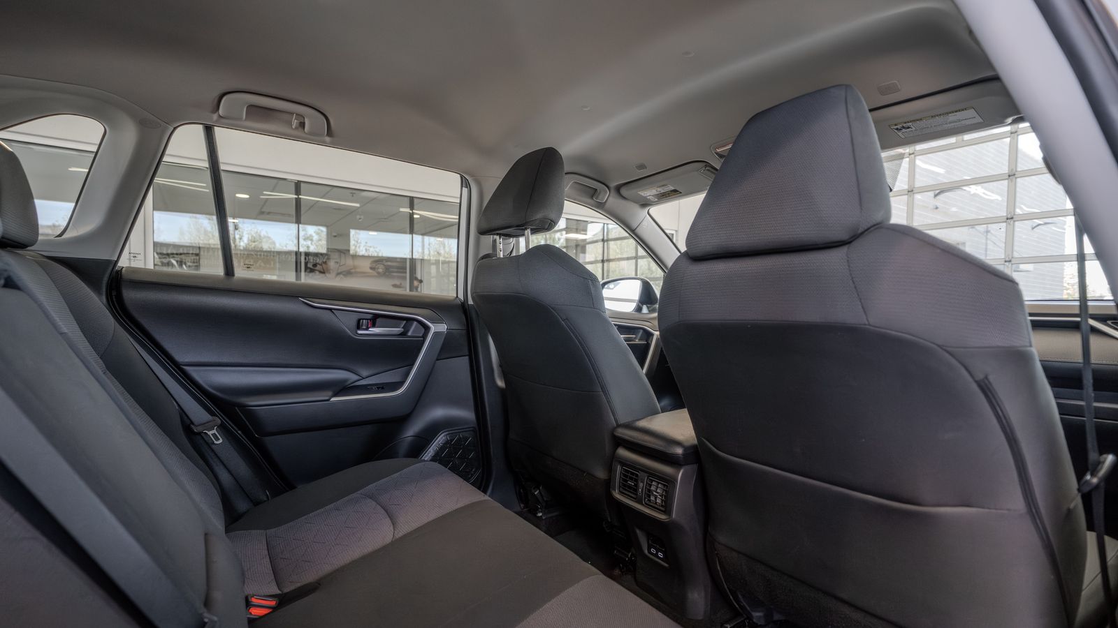 2024 Toyota RAV4 XLE — full photo 28 of 34