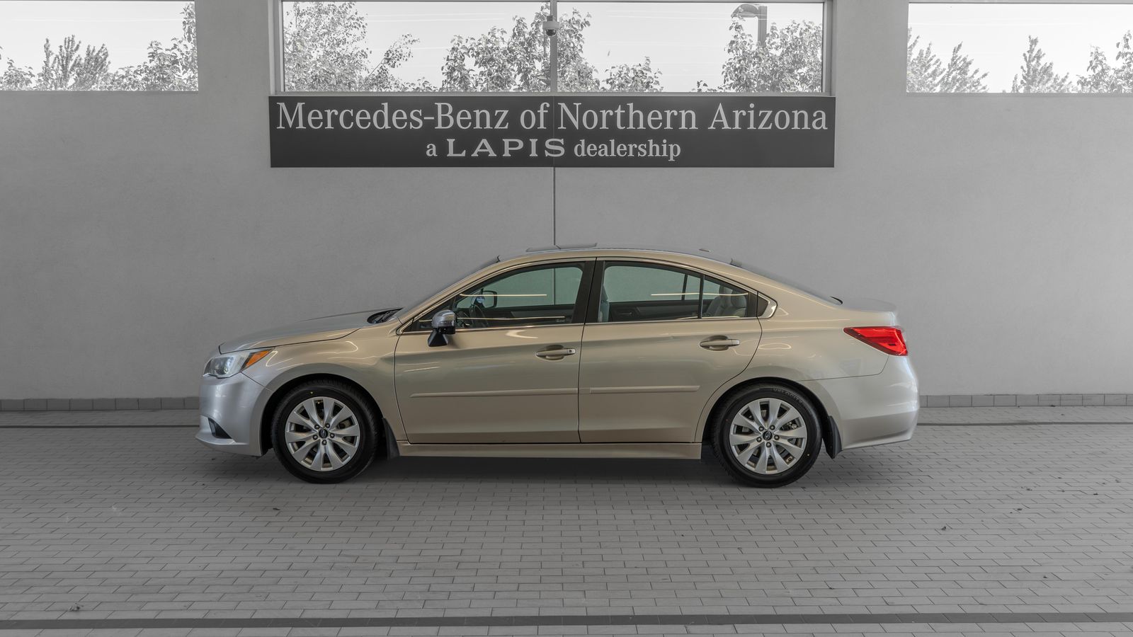 2015 Subaru Legacy 2.5i — full photo 2 of 34