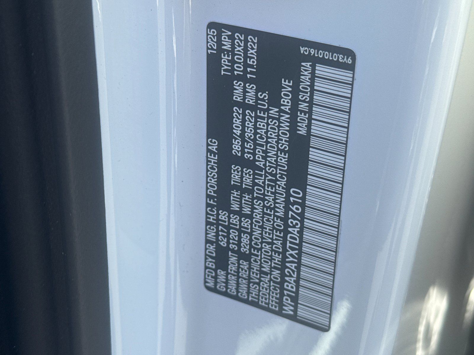 2026 Porsche Cayenne Coupe Base — full photo 29 of 30
