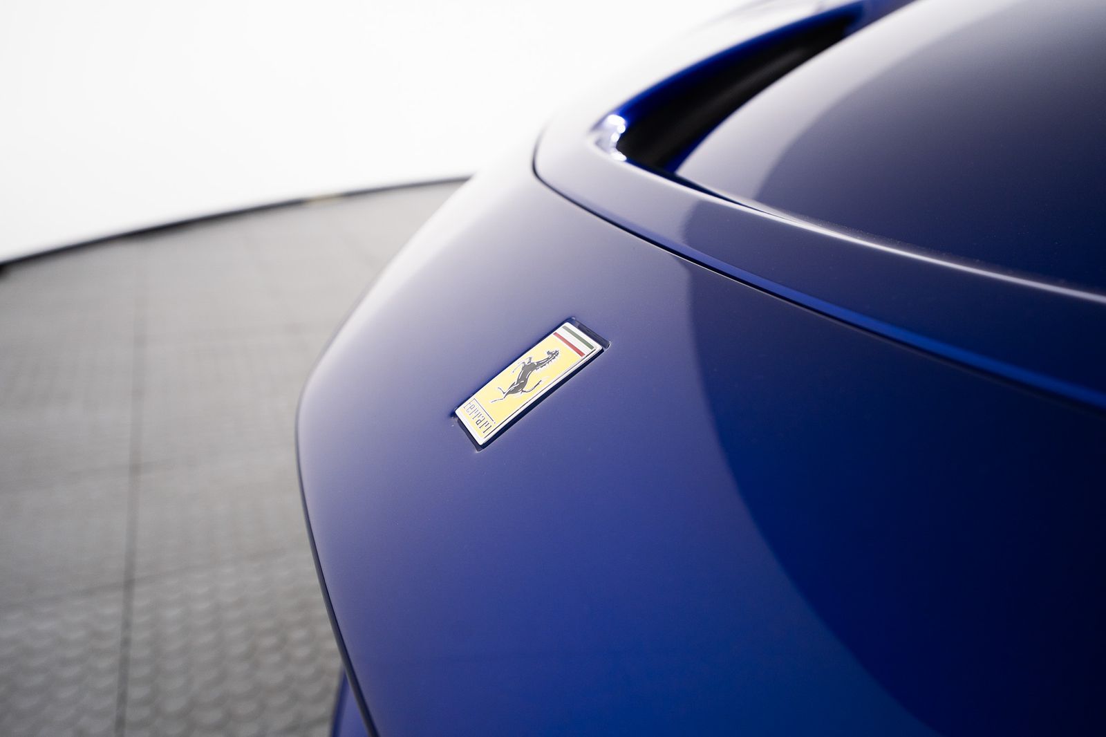 2025 Ferrari SF90 Spider — full photo 14 of 66