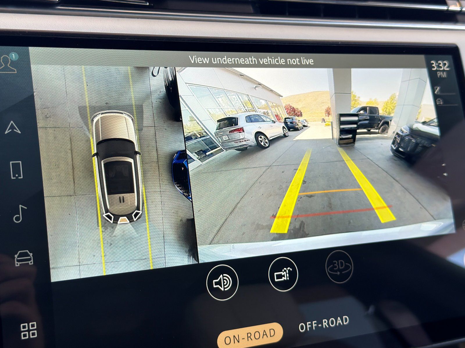 2023 Land Rover Range Rover SE — full photo 18 of 28
