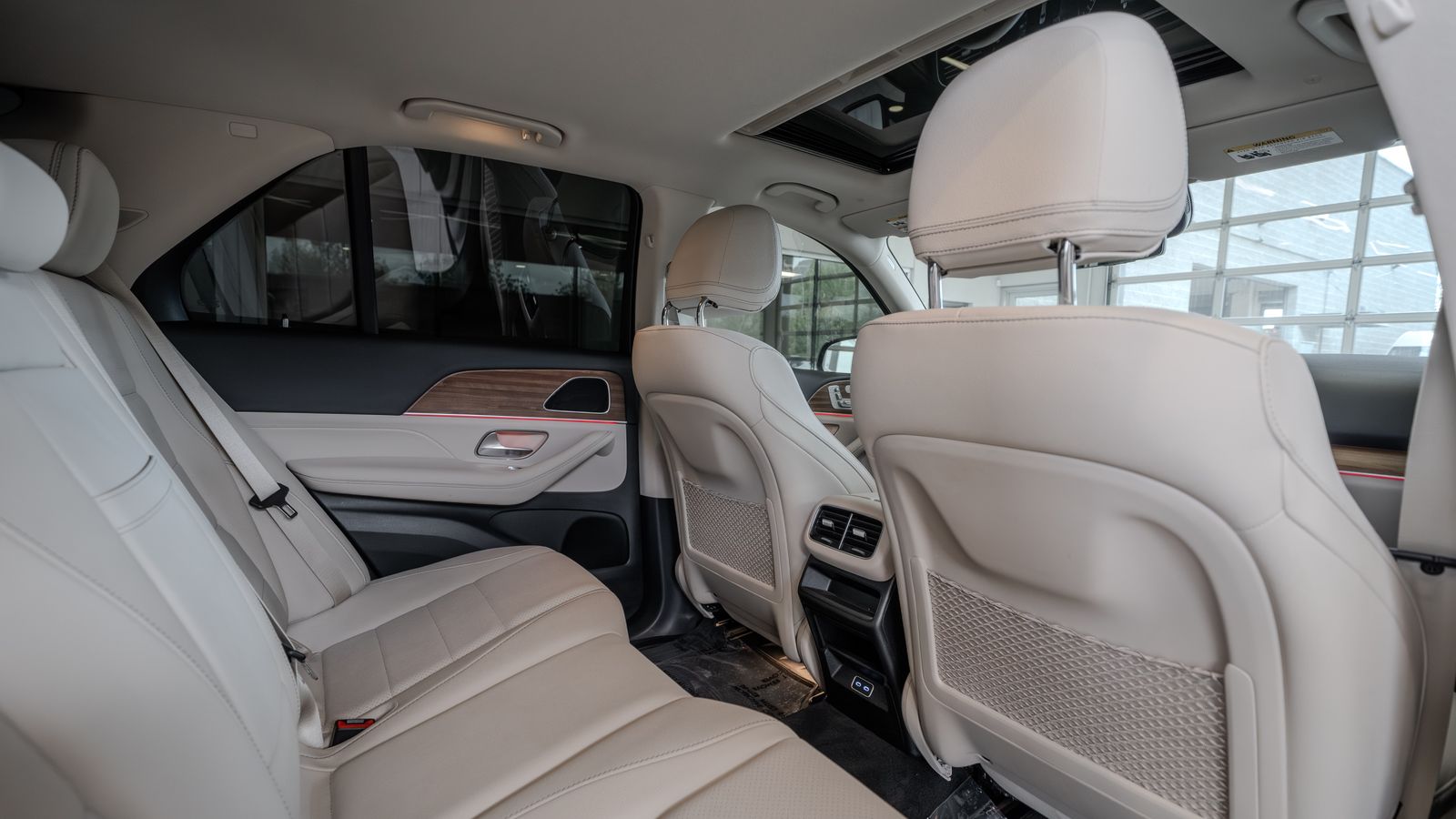 2025 Mercedes-Benz GLE GLE 450e — foto completa 27 de 34