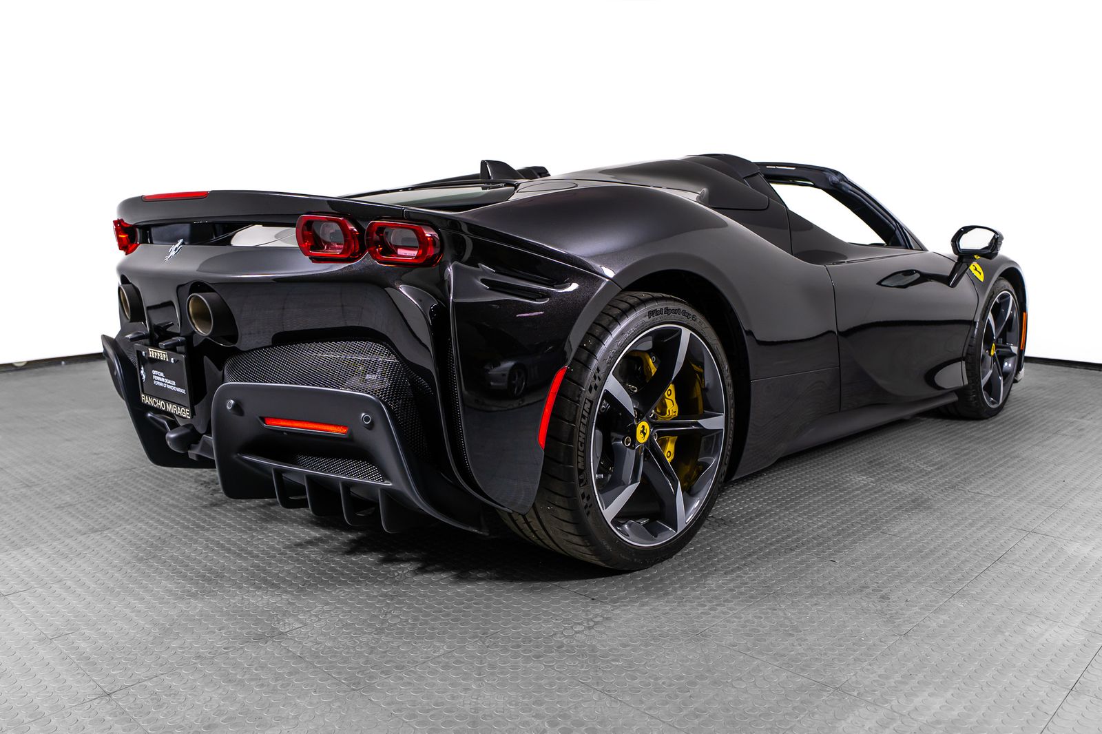2023 Ferrari SF90 Spider — full photo 5 of 52