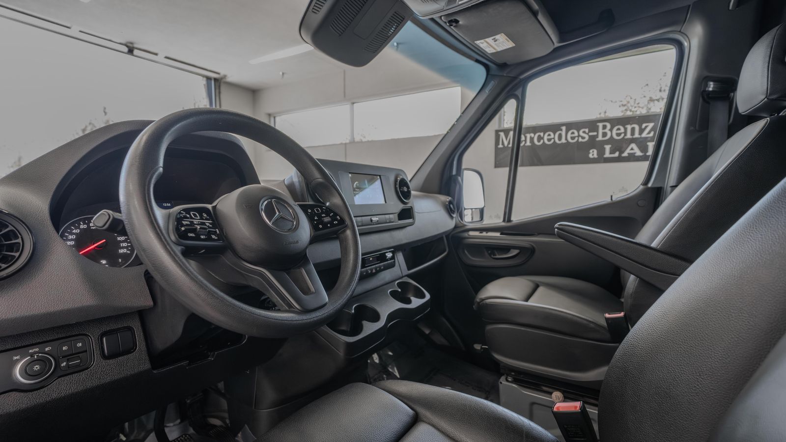2023 Mercedes-Benz Sprinter 2500 Cargo 144 WB — full photo 6 of 34