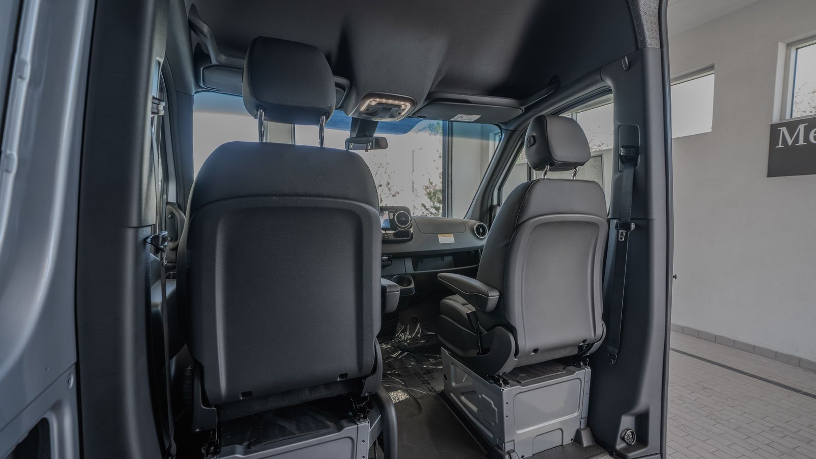 2025 Mercedes-Benz Sprinter 2500 Cargo 170 WB — full photo 26 of 36