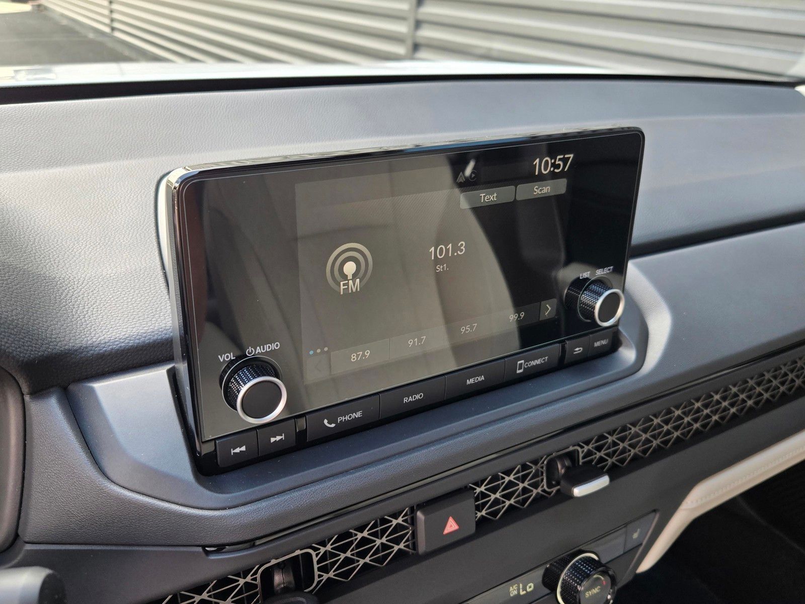 2025 Honda Accord SE — full photo 22 of 28