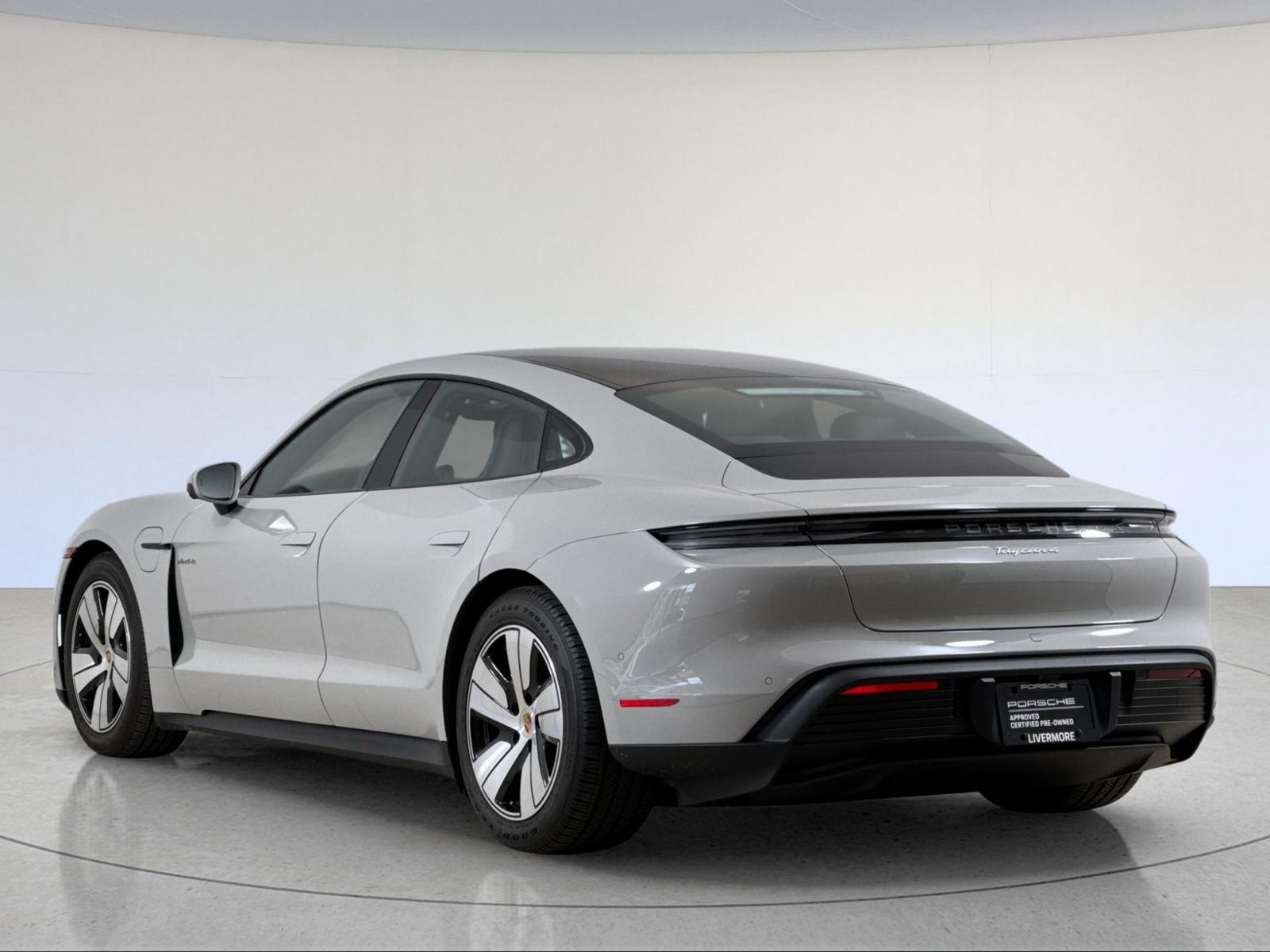 2026 Porsche Taycan Base — full photo 3 of 29