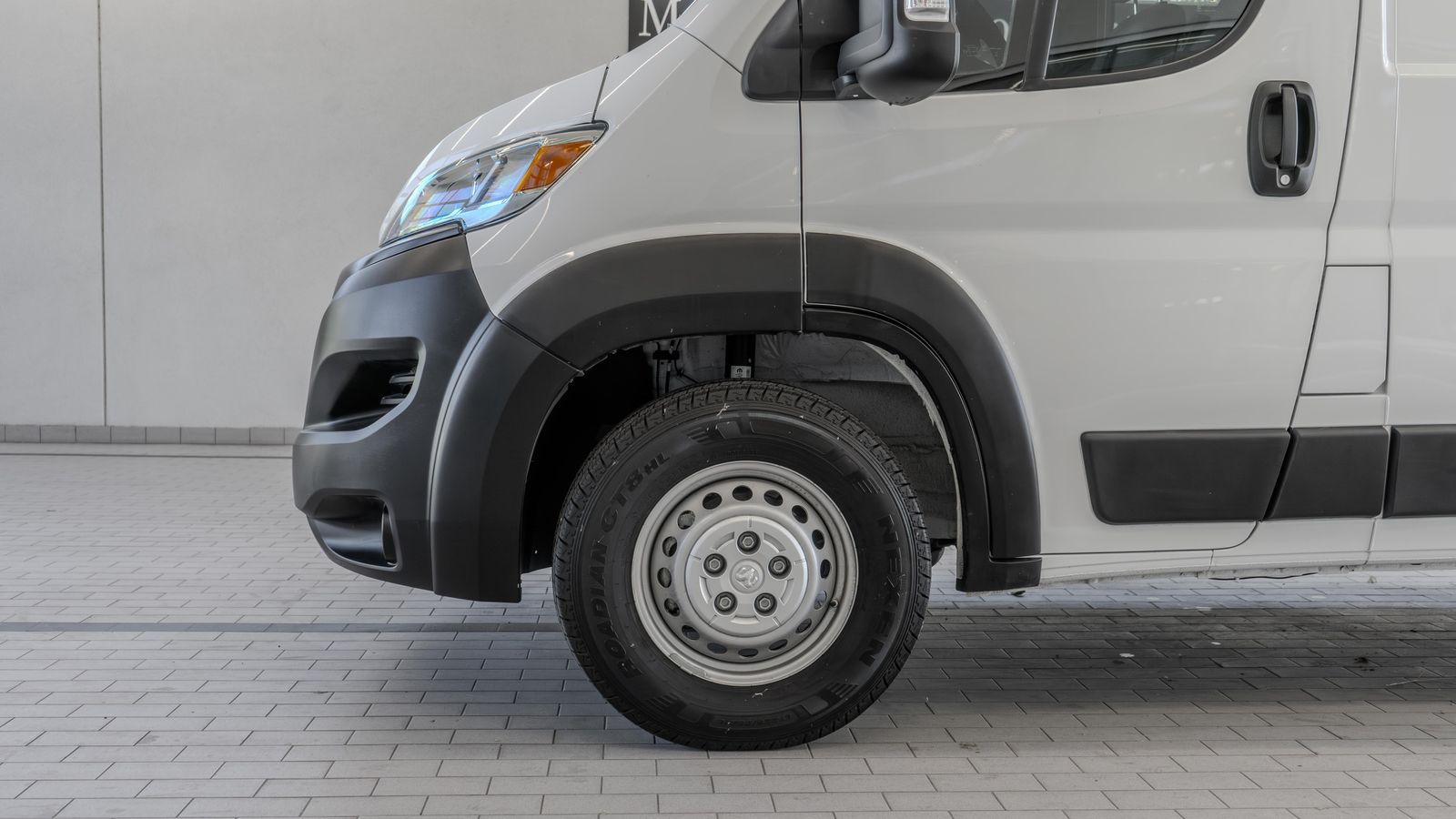 2024 Ram ProMaster 3500 High Roof — full photo 4 of 36