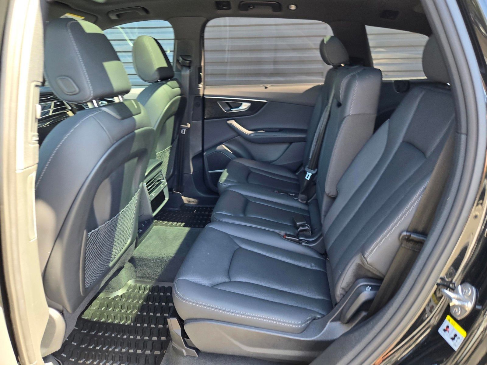 2025 Audi Q7 55 Premium Plus — foto completa 10 de 45