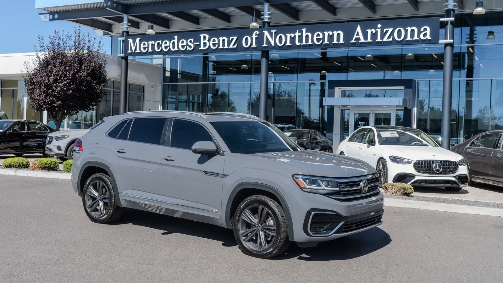 2022 Volkswagen Atlas Cross Sport 3.6L V6 SEL R-Line — full photo 1 of 34