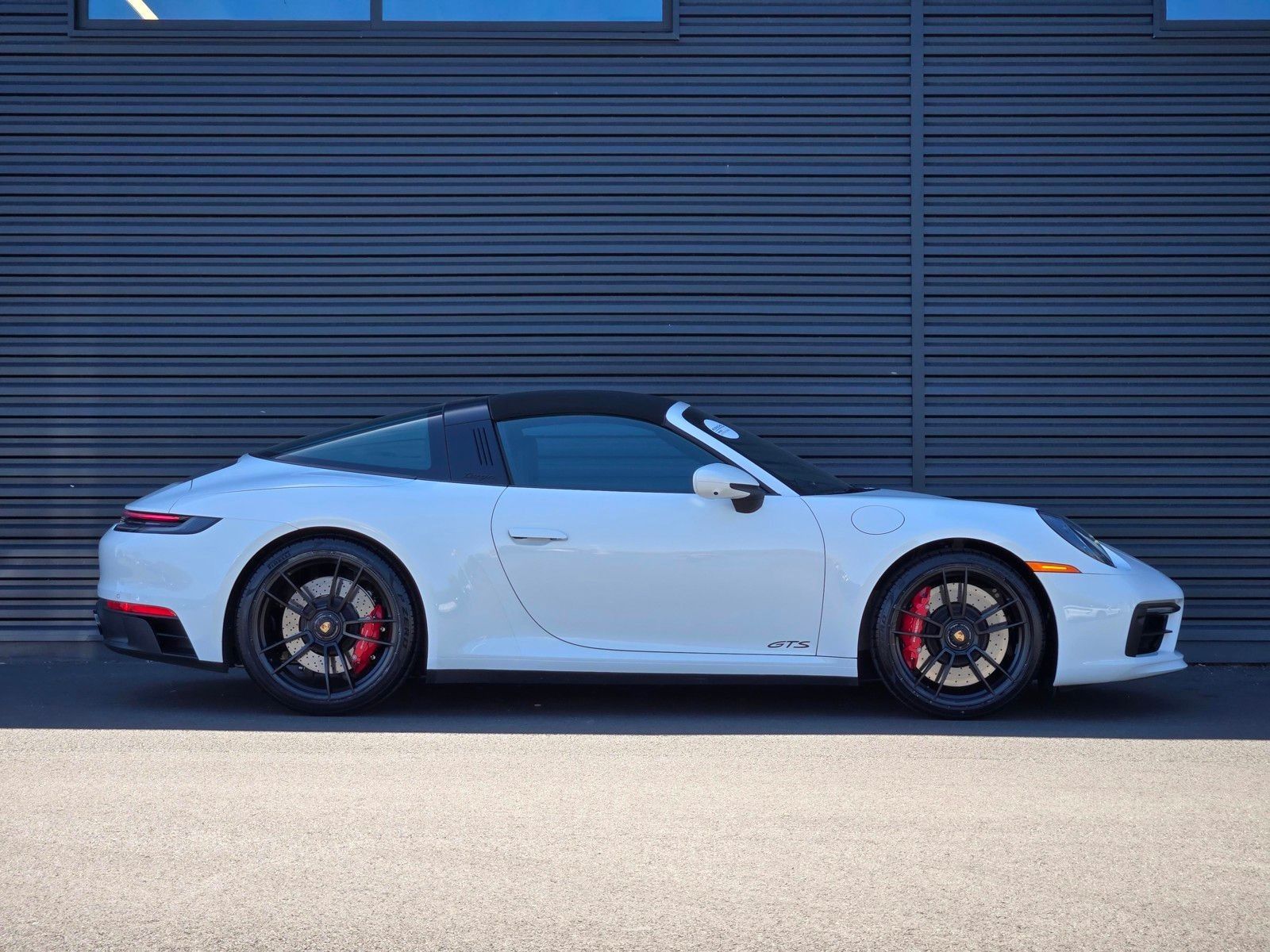 2023 Porsche 911 Targa 4 GTS — foto completa 8 de 27